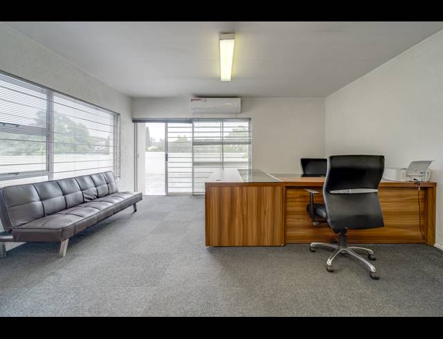 BEDROOM FREEHOLD FOR SALE IN BRYANSTON